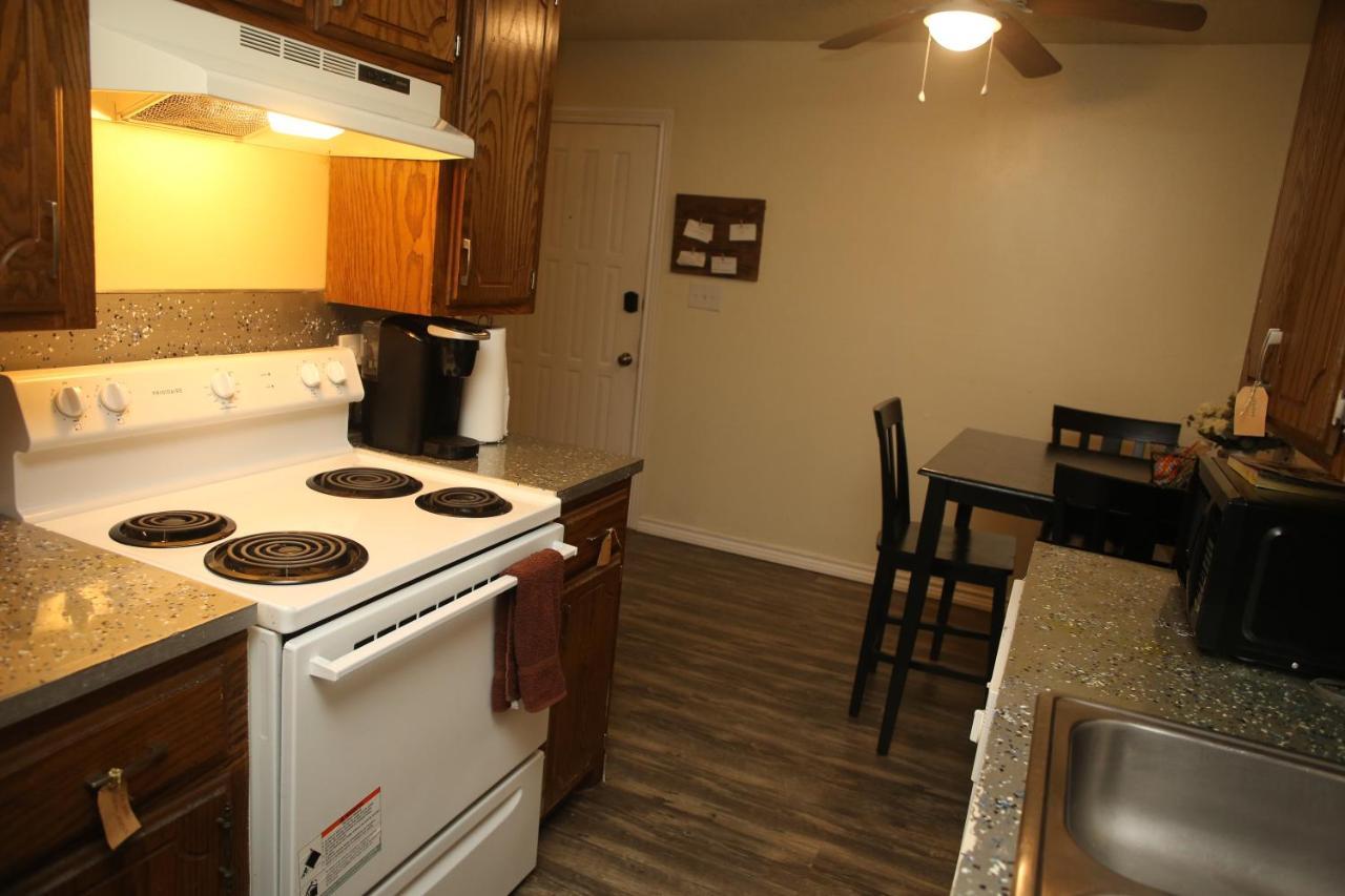2 Bed/ 1 Bath Next To Ft. Sill Apartment Lawton Ngoại thất bức ảnh