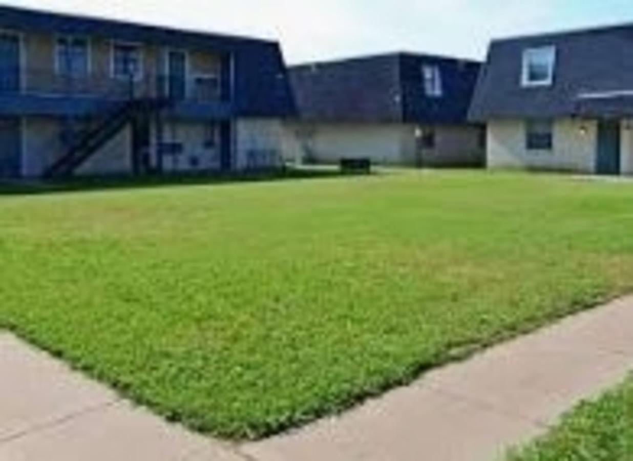 2 Bed/ 1 Bath Next To Ft. Sill Apartment Lawton Ngoại thất bức ảnh